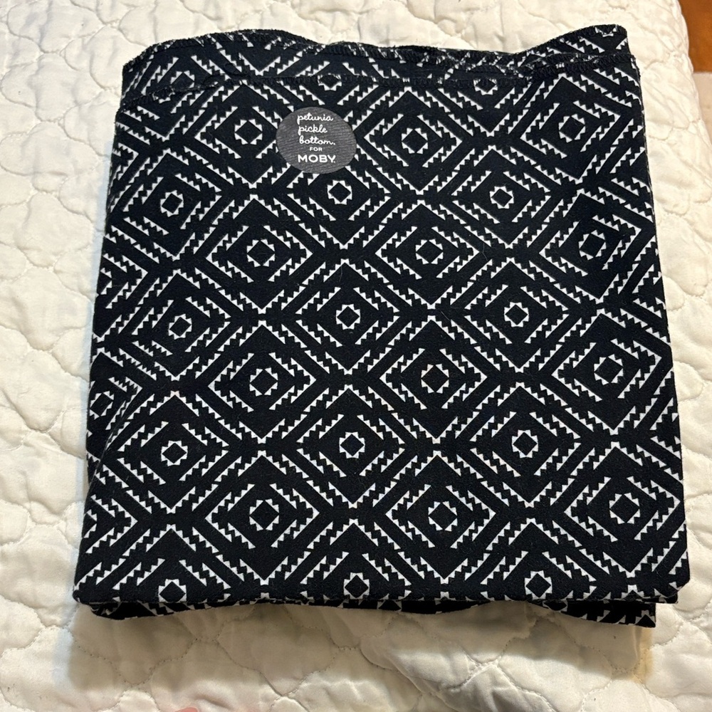 Moby Black and White Geometric Wrap